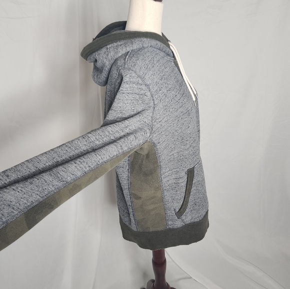 Abercrombie & Fitch Colorblock Grey & Camo Green Hooded Sweatshirt Size S - Picture 8 of 11